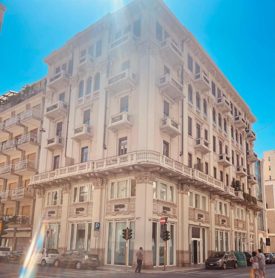 Berga Exclusive Suite 5 Bari Exteriör bild